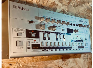 Roland TB-03 (8599)