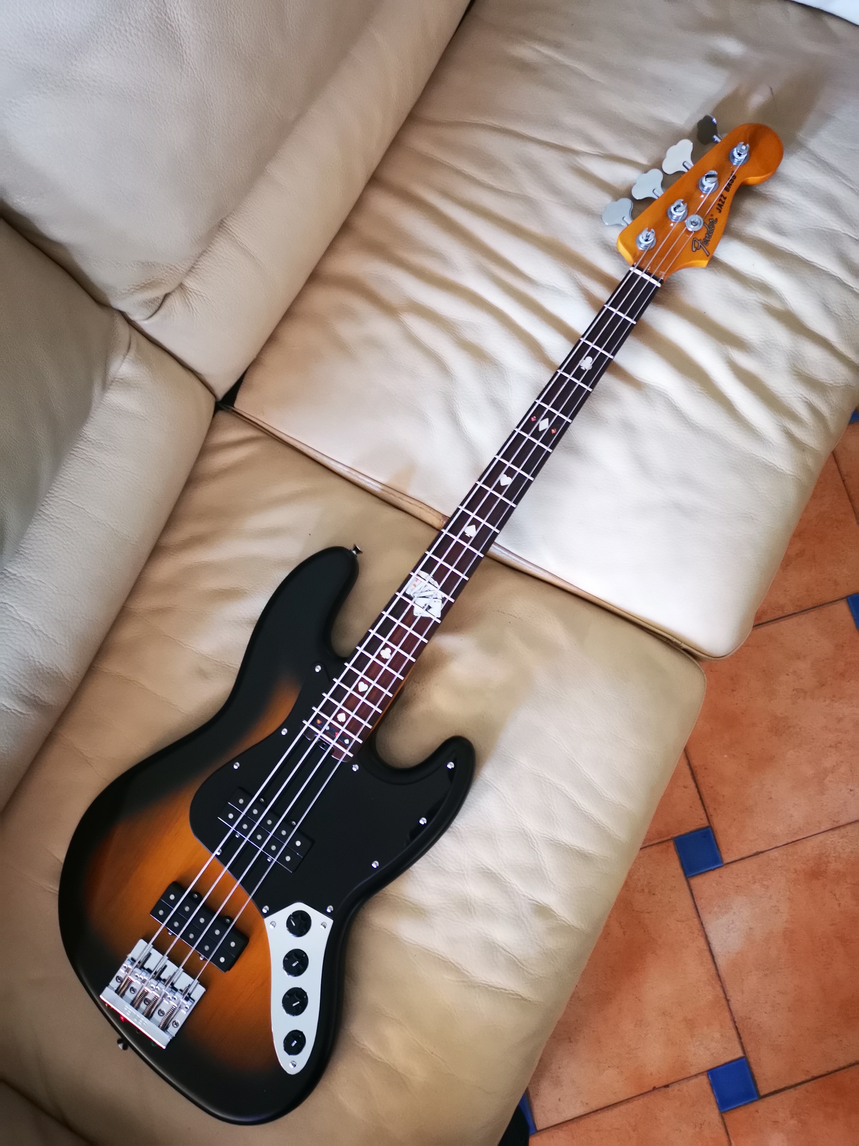 Fender Modern Player Jazz Bass