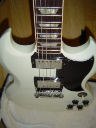 Gibson SG Standard avec Min-ETune Gibson SG Standard avec Min-ETune