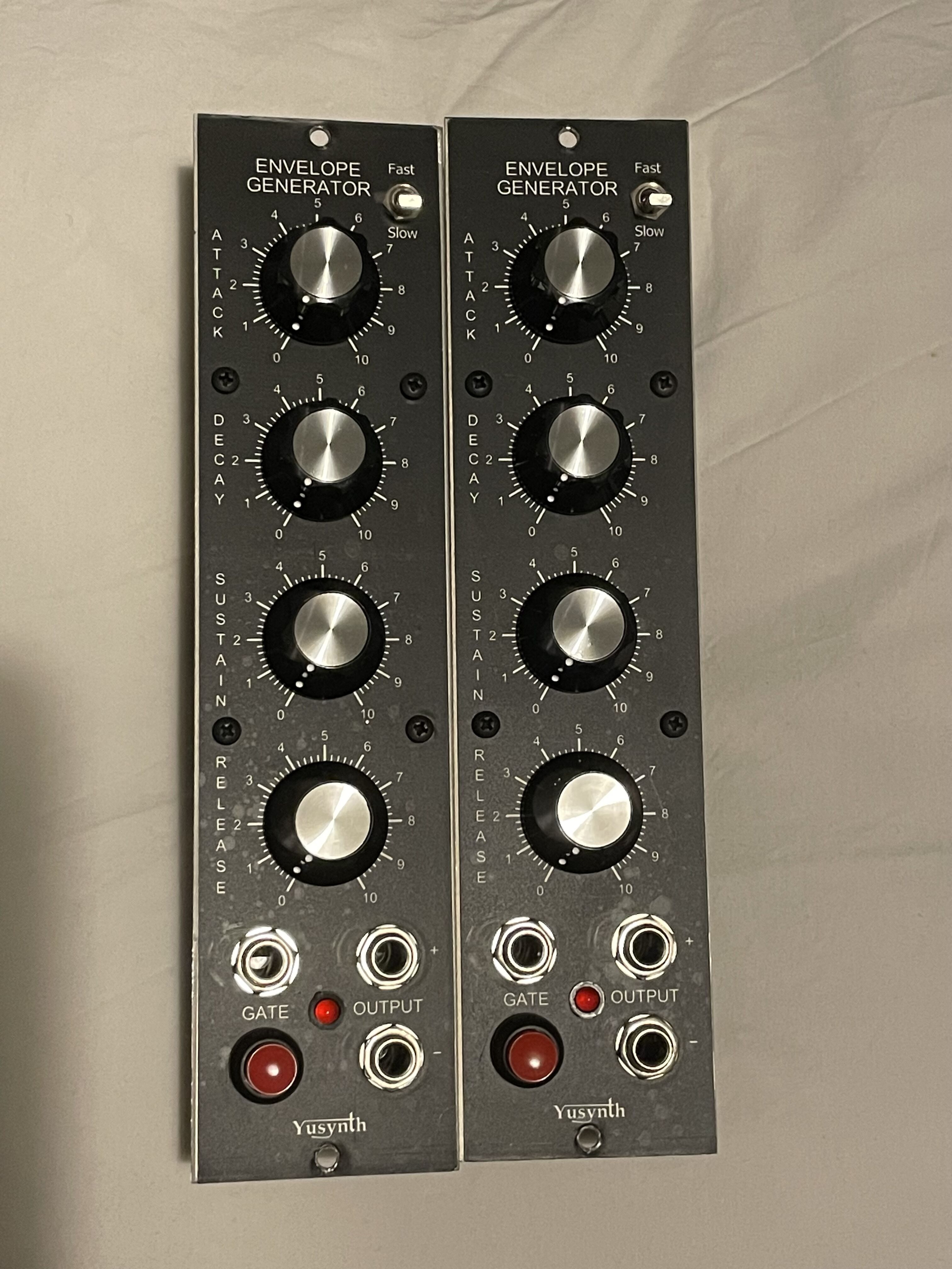 Vends divers modules 5U /Yusynth et Synthesizers.com