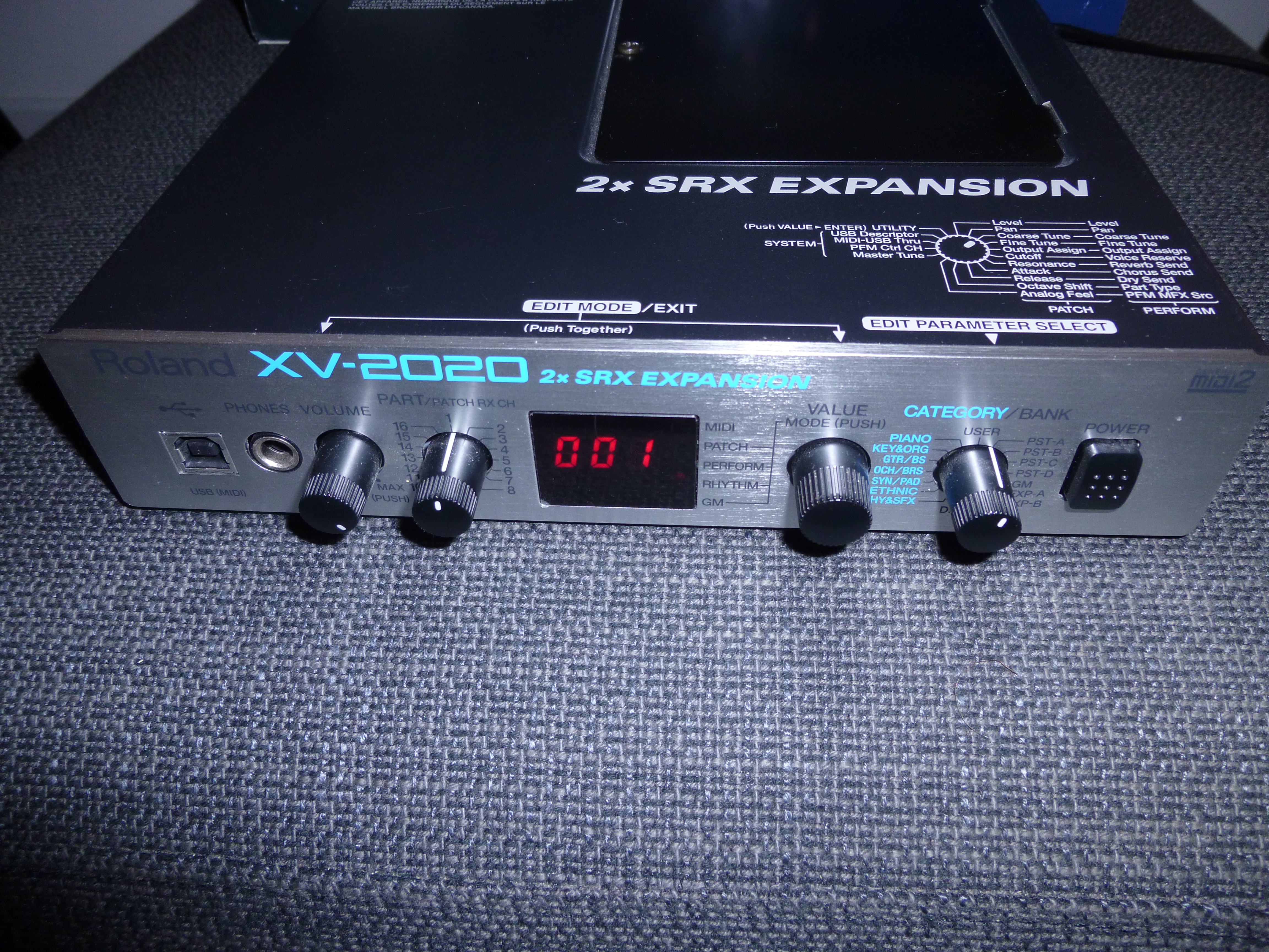 Pictures and images Roland XV-2020 - Audiofanzine