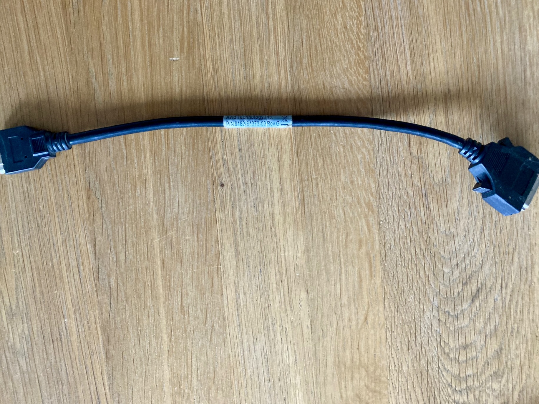 adaptateur Avid Mini-DigiLink femelle vers DigiLink mâle