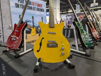 danelectro.jpg danelectro.jpg