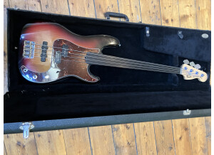 Fender Tony Franklin Fretless Precision Bass