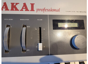 Akai Professional X7000 (1525)
