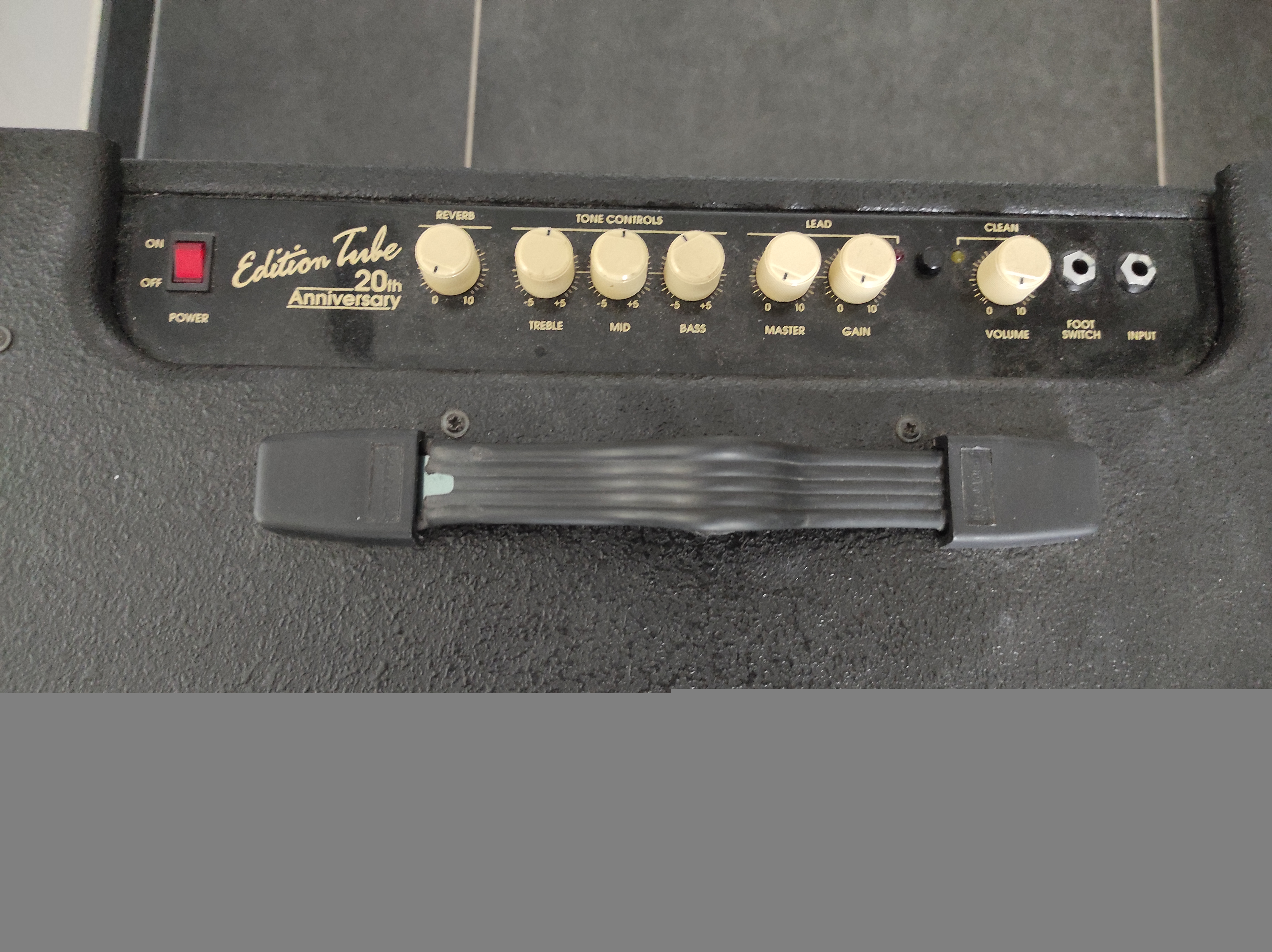 Edition Tube 20th Anniversary Hughes & Kettner - Audiofanzine