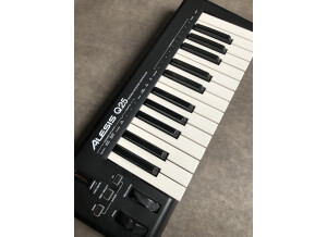 Alesis Q25