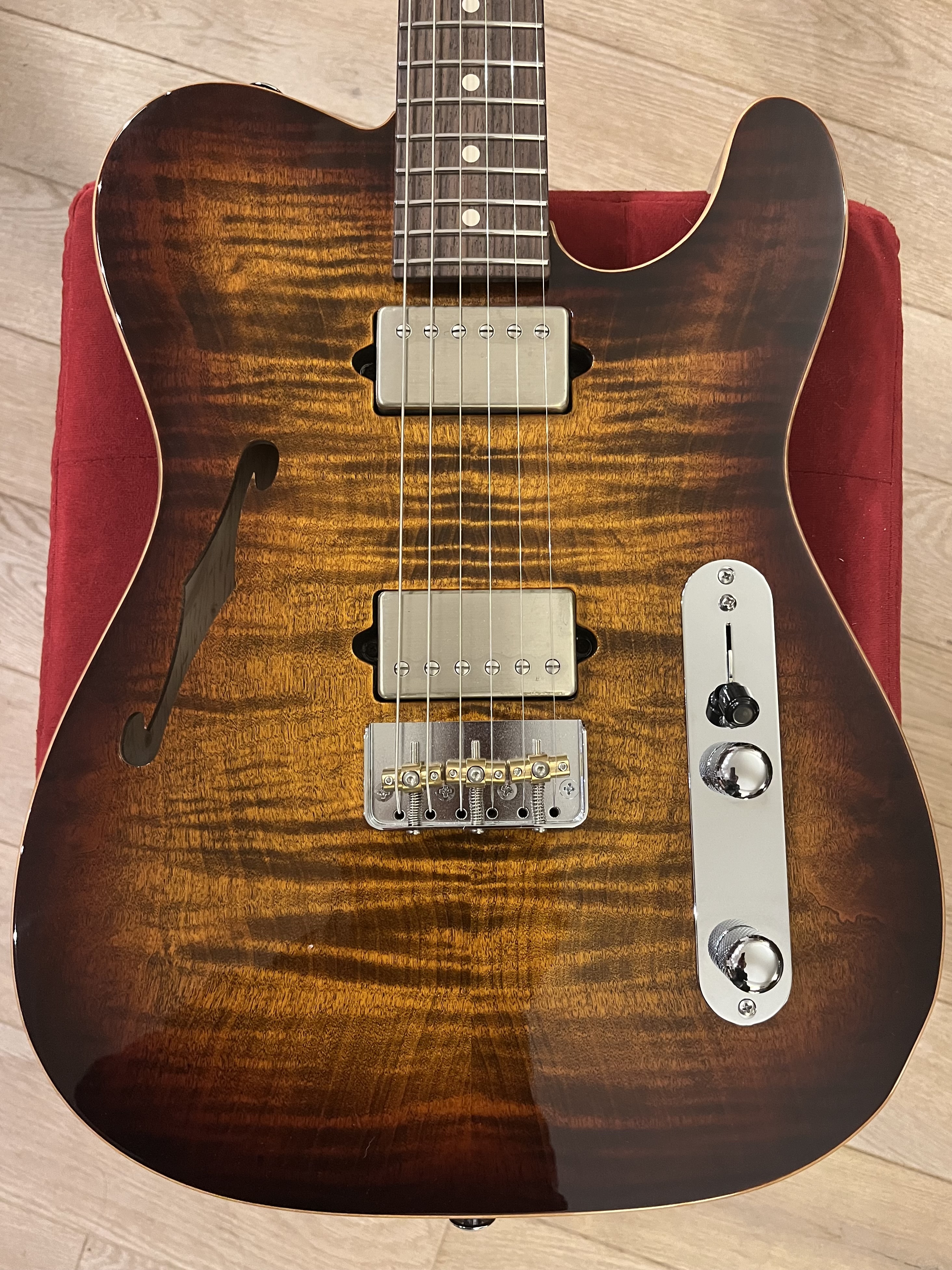 SUHR CUSTOM CLASSIC T (Dealers Order 2022)