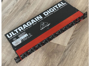 Behringer Ultragain Digital ADA8200 (30894)