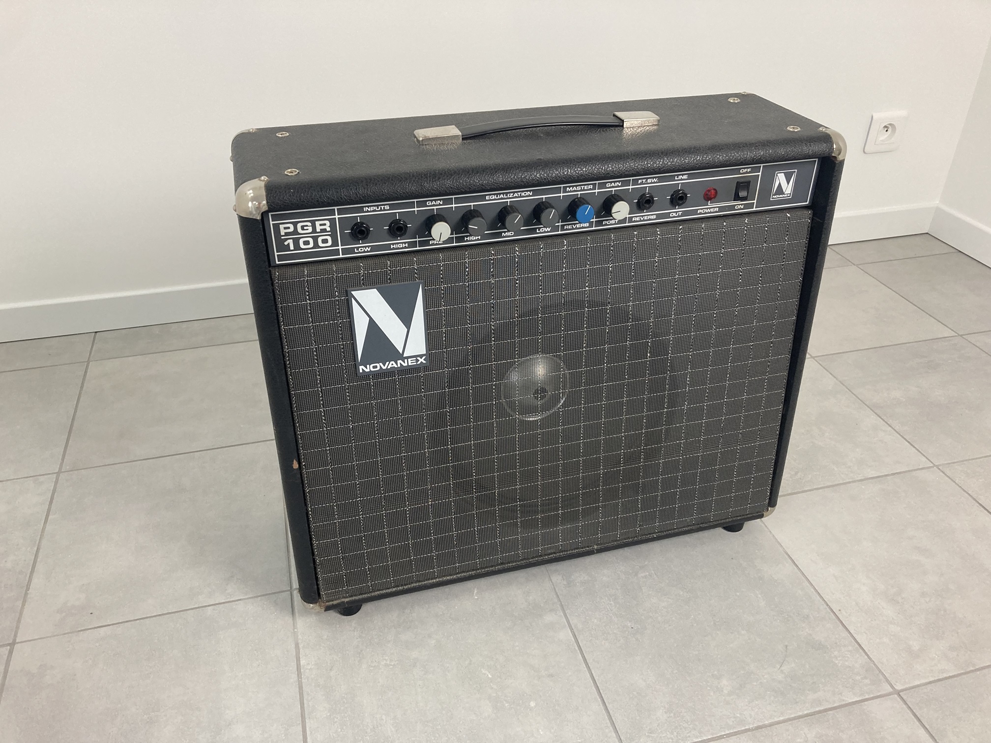 Vends Novanex Ampli guitare 100 Watts Rms