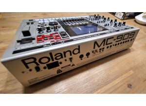 Roland MC-909 Sampling Groovebox (84846)
