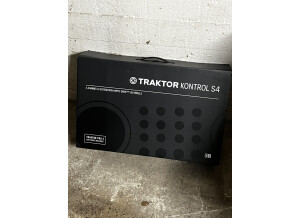 Native Instruments Traktor Kontrol S4 mk3
