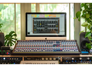 Mariana Moog Studio-8