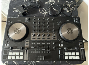 Native Instruments Traktor Kontrol S3 (85669)
