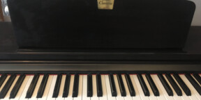 Vends Clavinova CLP 110 avec tabouret de piano, pédale et partitions