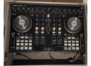 Native Instruments Traktor Kontrol S4 mk2 (69481)
