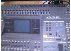 Yamaha 02rv2 digital mixing