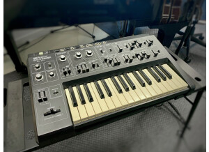 Roland SH-1