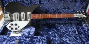 Vends Rickenbacker 350v63 comme neuve