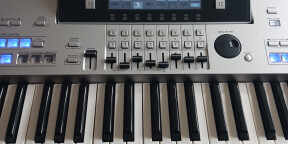 Vends clavier arrangeur Tyros 4 + accessoires