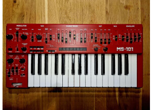 behringer-ms-101-monophonic-synthesizer-in-red (1)