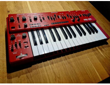 behringer-ms-101-monophonic-synthesizer-in-red