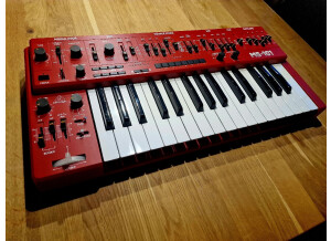 behringer-ms-101-monophonic-synthesizer-in-red