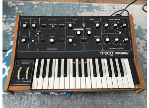 Moog Music Prodigy (39392)