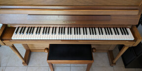 Vends piano droit SEILER 118 Konsole de 1982