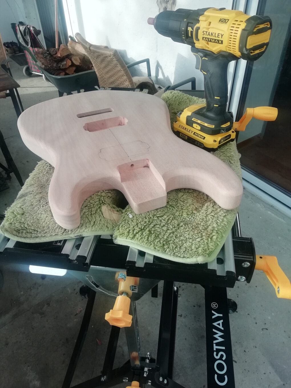 6002886.jpg 6002886.jpg