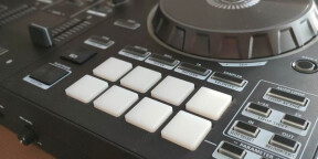 Roland DJ-505 Contrôleur & Serato Pro comme neuf