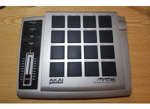 Akai Professional MPD16 (23691)