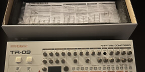 Roland TR-09 comme neuf 
