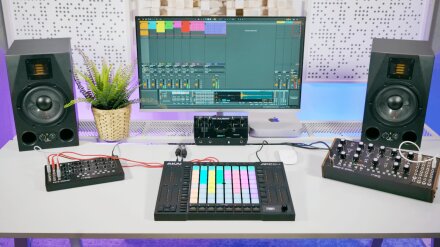 akai-professional-cree-la-surprise-avec-l-apc64-70703 akai-professional-cree-la-surprise-avec-l-apc64-70703