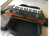 Vends Korg Minilog XD + housse + support X + cable dual mono