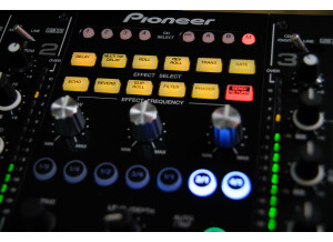 Pioneer DJ DJM-2000 Nexus-5
