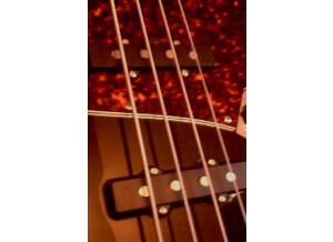 Fender Deluxe Active Jazz Bass - Candy Apple Red Rosewood