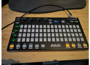 Akai Professional Fire (58427)