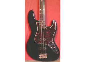 Fender Deluxe Active Jazz Bass - Candy Apple Red Rosewood
