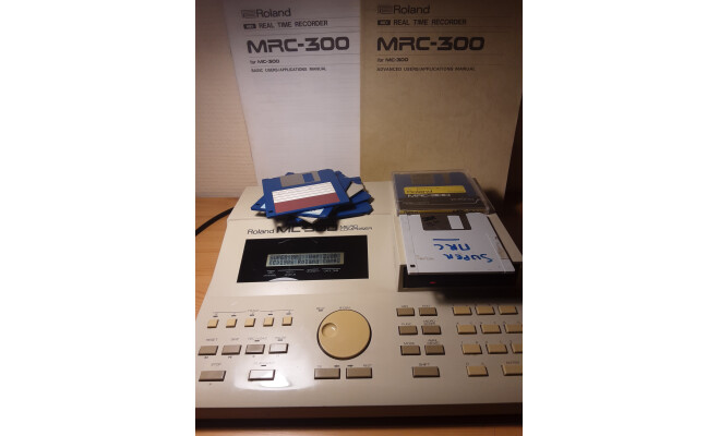 Roland MC-300 (74064)