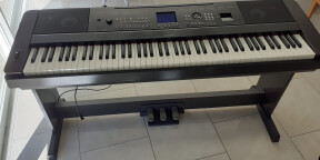 Piano numérique Yamaha DGX 650