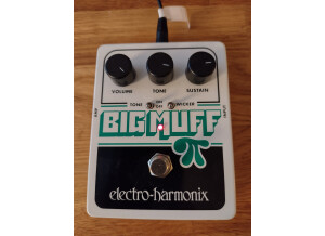 Electro-Harmonix Big Muff Pi with Tone Wicker