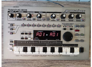 Roland MC-303 (84811)