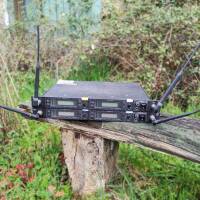 Vends 2 HF Shure U4D + pockets