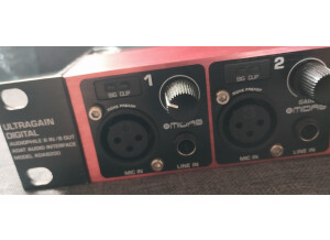 Behringer Ultragain Digital ADA8200 (79311)