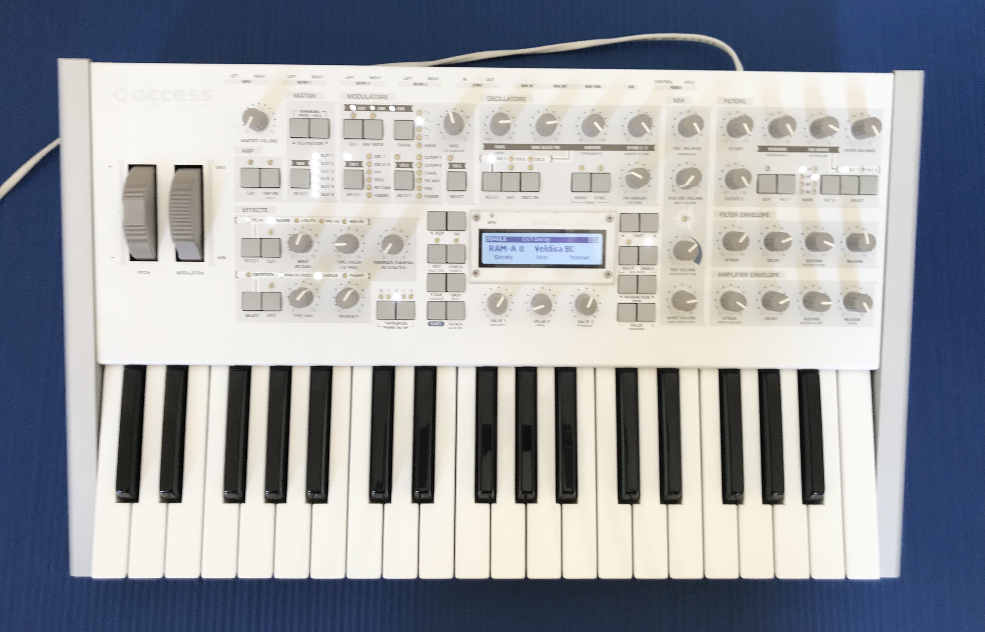 Vends Access Virus TI Polar