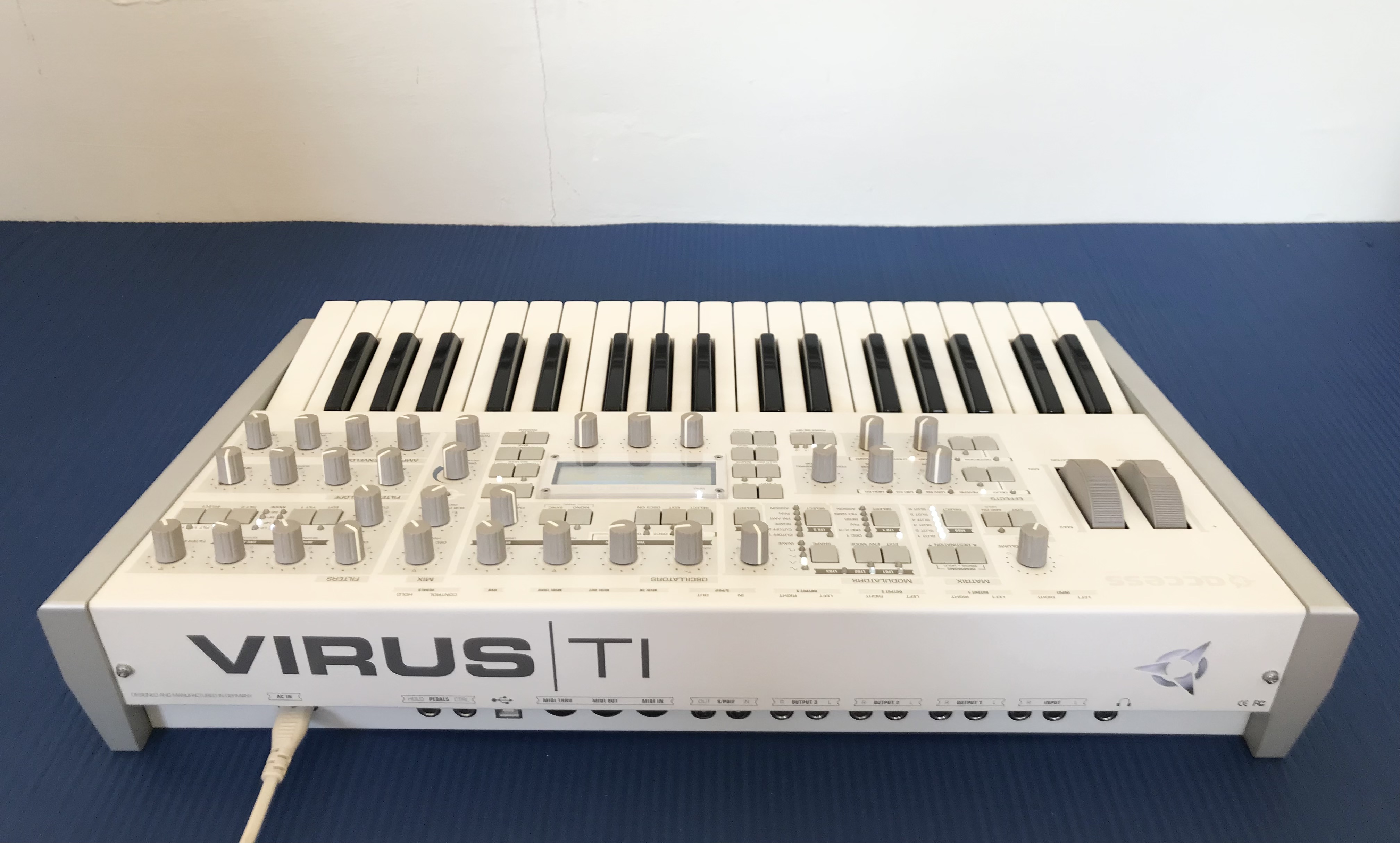 Access Music Virus TI Polar (6170)