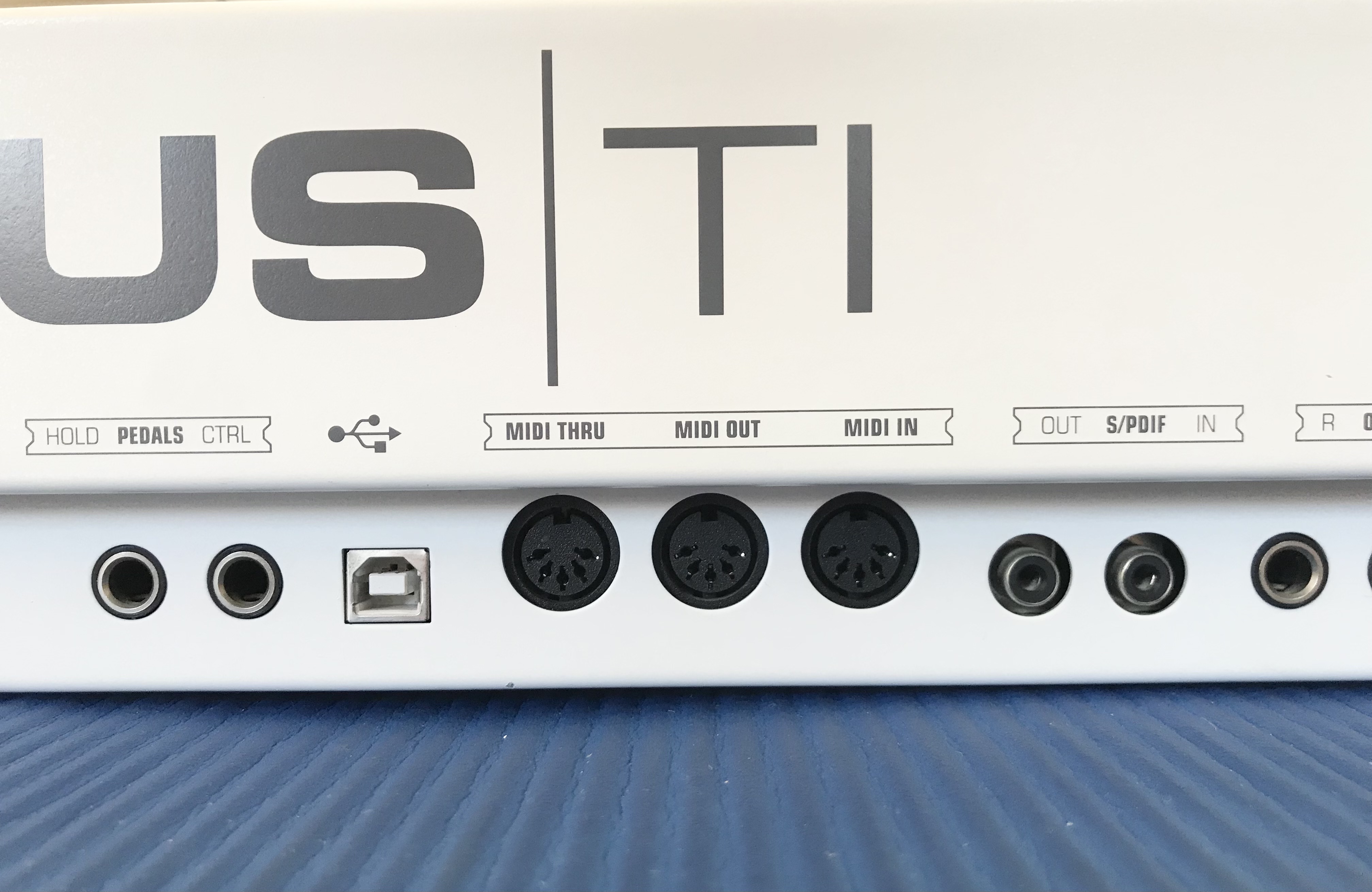 Access Music Virus TI Polar (89829)