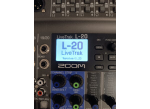 Zoom LiveTrak L-20