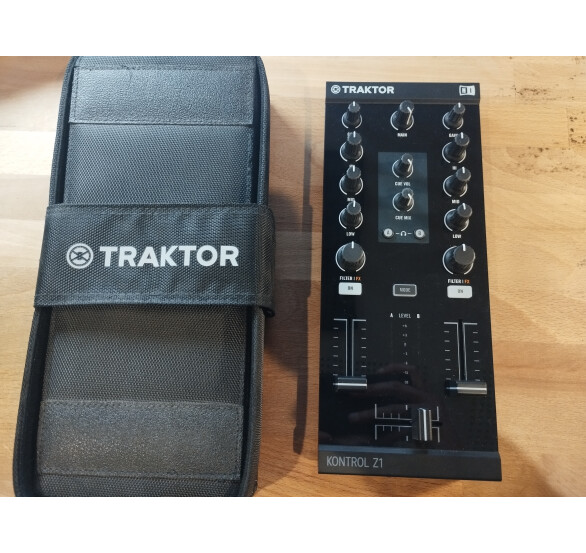 Native Instruments Traktor Kontrol Z1 (73310)